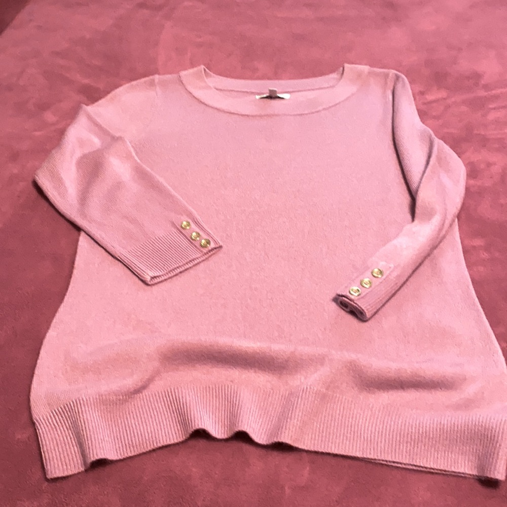 Sweater, 100% acrylic . Super soft in dusty pink - Picture 1 of 5